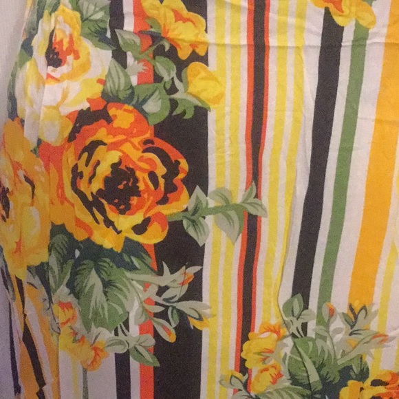 YELLOW FLORAL COLD SHOULDER STRIPE DRESS - Picture 6 of 8
